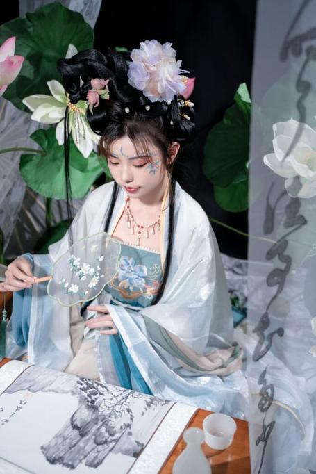 [COSPLAY][图集] 喵小吉 - 月华清 -73P[夸克网盘][12MB]